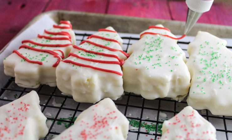 Easy Christmas Tree Cake - Southern Cravings