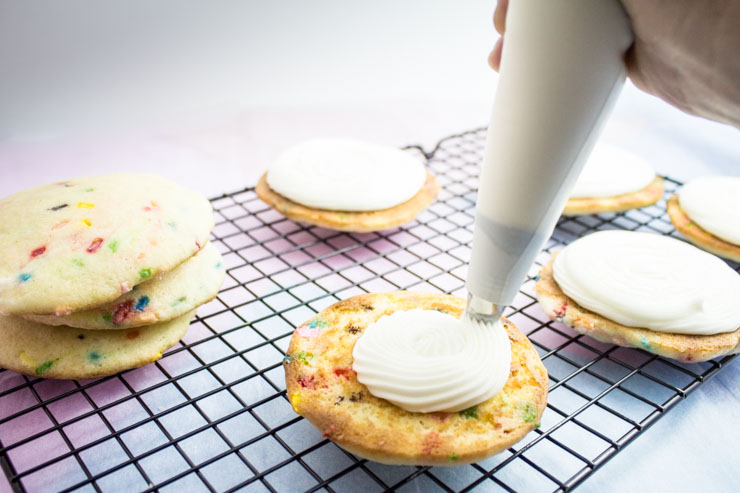 Cream Cheese Frosting to Fill the Whoopie Pies