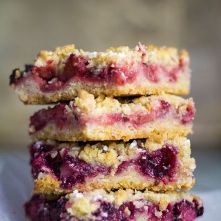 Homemade Berry Bars with Streusel Topping