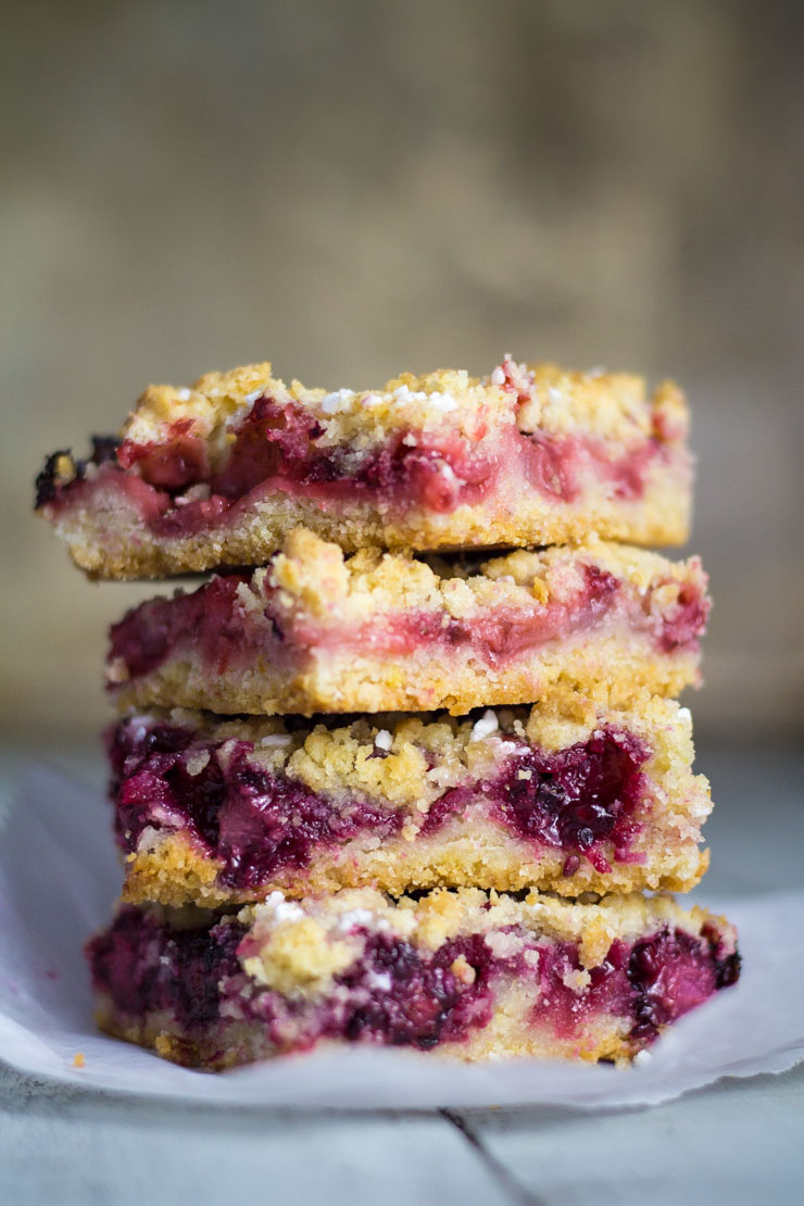 Homemade Berry Bars with Streusel Topping