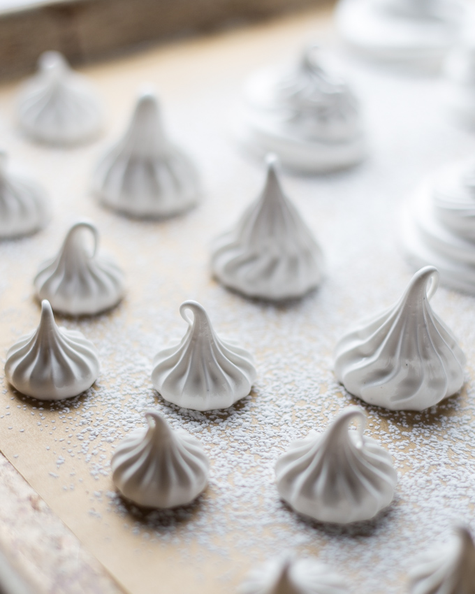 Meringues for Cake Decoration