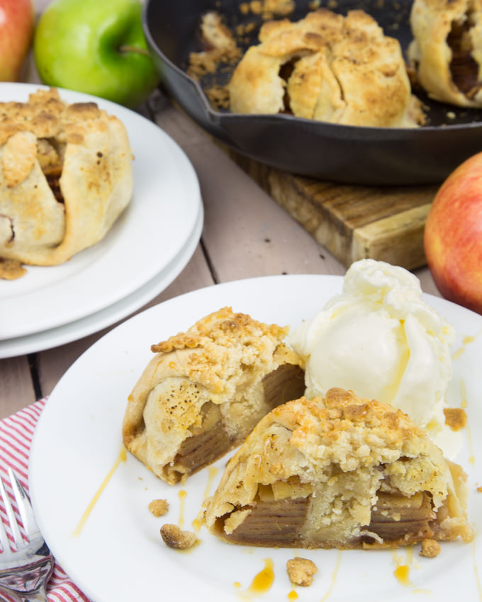 Baked-Apple-Crumble-Dumplings-0416