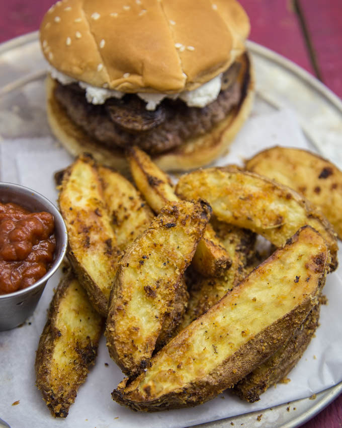 Crispy Baked Potato Wedges