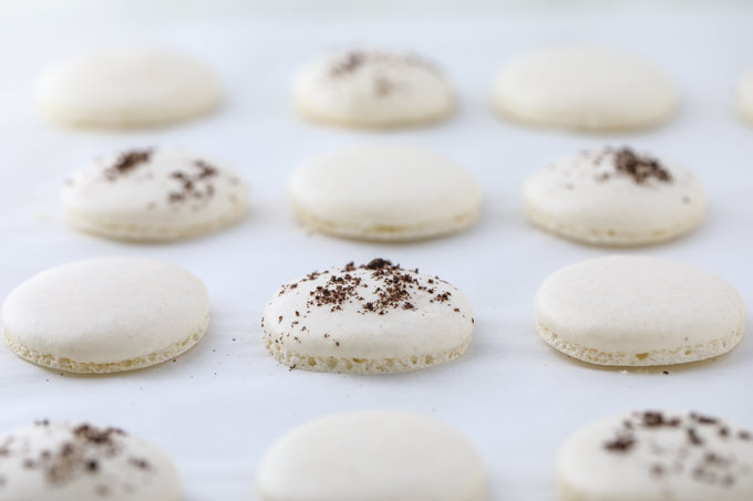 Cookies and Cream Macarons by Southern Fatty