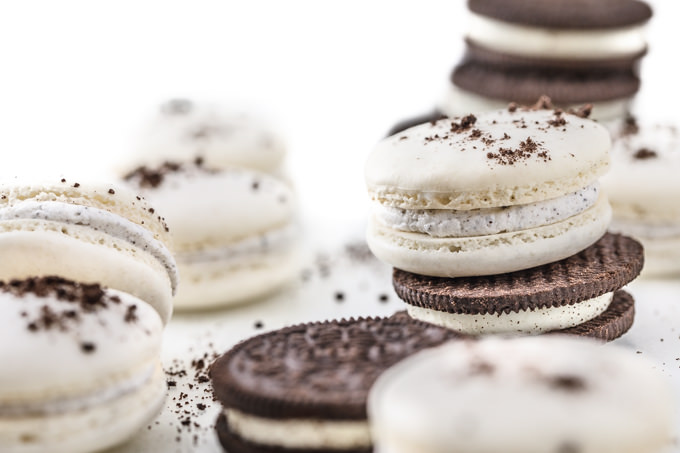 Cookies and Cream Macarons by Southern Fatty