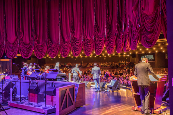 Nashville Classics - Grand Ole Opry Backstage