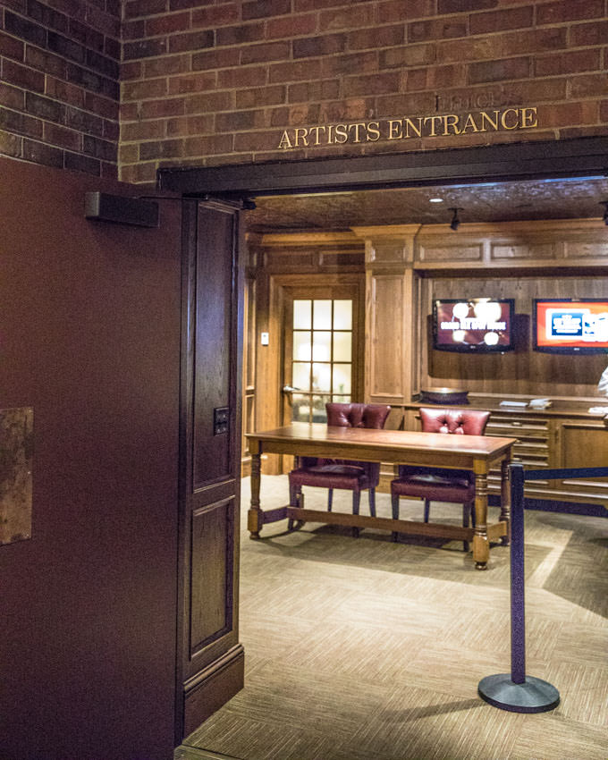 Nashville Classics - Grand Ole Opry - Artist's Entrance