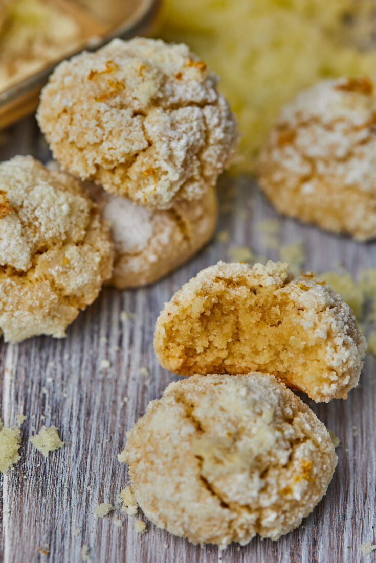 Lemon Whiskey Cream Amaretti Cookies